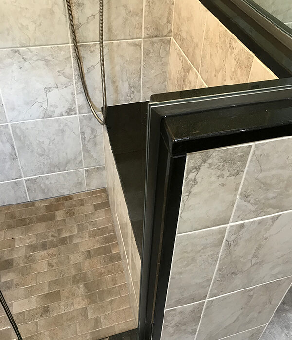Bench Seat in Corner Shower with Knee Walls Bench Seat in Corner Shower with Knee Walls
